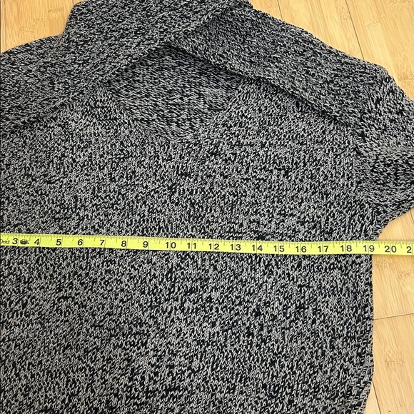 ZARA Chunky Knit Cross Neck Sweater size Small - Picture 5 of 5